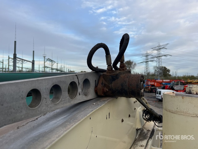 2010 Volvo FM420 8x4 Twin-Steer Sleeper Quad/A Dump Truck - Tipper: picture 5 2010 Volvo FM420 8x4 Twin-Steer Sleeper Quad/A Dump Truck - Tipper: picture 5