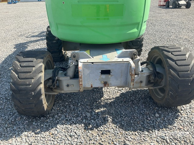2011 Genie Z-45/25 4WD Diesel Articulating Boom Lift - Articulated boom: picture 5 2011 Genie Z-45/25 4WD Diesel Articulating Boom Lift - Articulated boom: picture 5