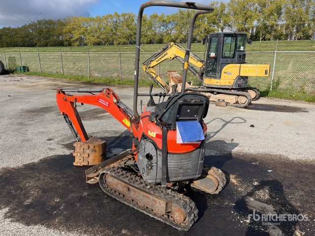 2013 Kubota U10-3 (Inoperable) Mini Excavator: <6.6t - Mini excavator: picture 4 2013 Kubota U10-3 (Inoperable) Mini Excavator: <6.6t - Mini excavator: picture 4
