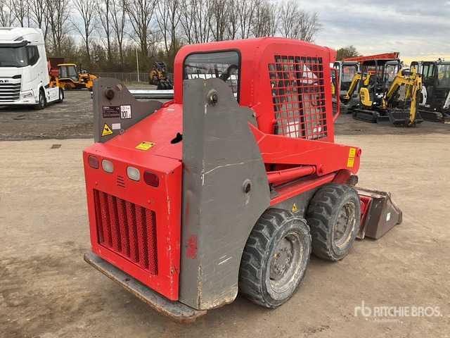 2014 Gehl GL3840 (Inoperable) Skid Steer Loader - Skid steer loader: picture 3 2014 Gehl GL3840 (Inoperable) Skid Steer Loader - Skid steer loader: picture 3