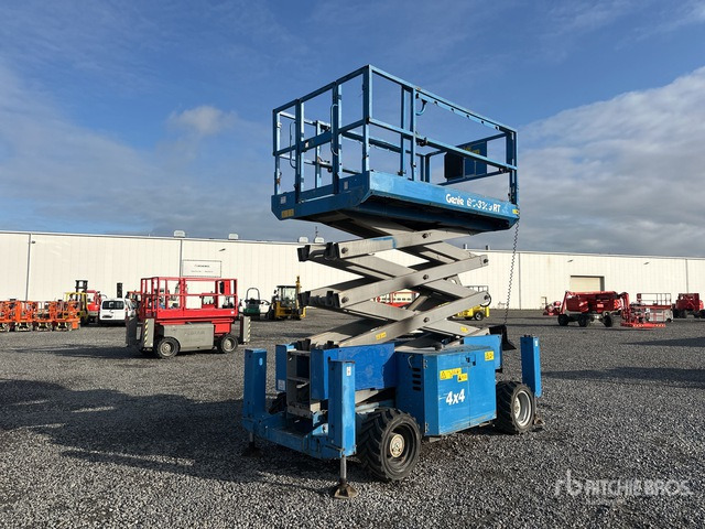 2014 Genie GS-3369RT 4x4 Diesel Scissor Lift - Scissor lift: picture 4 2014 Genie GS-3369RT 4x4 Diesel Scissor Lift - Scissor lift: picture 4