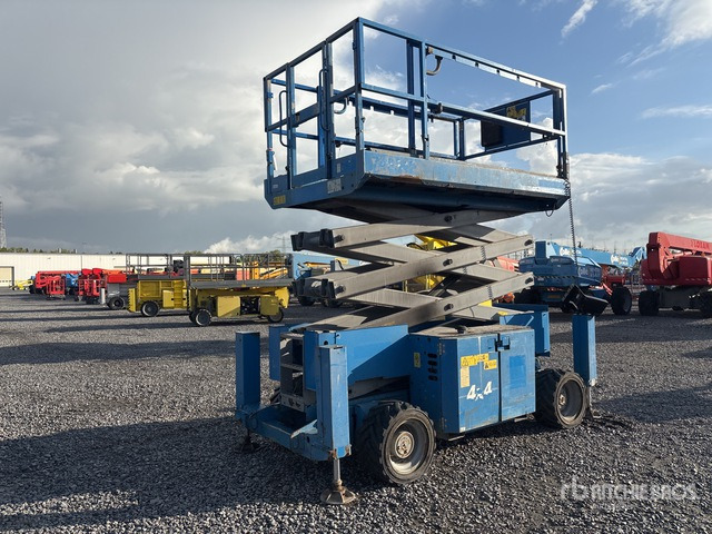 2014 Genie GS-3369RT 4x4 Diesel Scissor Lift - Scissor lift: picture 4 2014 Genie GS-3369RT 4x4 Diesel Scissor Lift - Scissor lift: picture 4