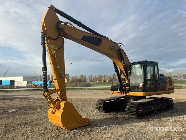 Cat 320D2 Mini Excavator: <6.6t - Mini excavator: picture 3 Cat 320D2 Mini Excavator: <6.6t - Mini excavator: picture 3