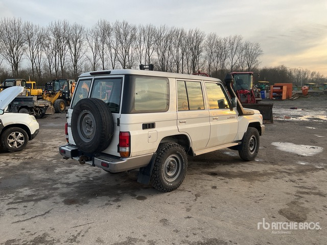 Toyota Land Cruiser SUV - SUV: picture 3 Toyota Land Cruiser SUV - SUV: picture 3