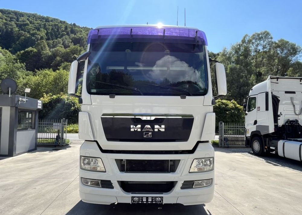 MAN TGX 18.440 // 2009 Rok // 2 zbiorniki // Manual // - Tractor unit: picture 2 MAN TGX 18.440 // 2009 Rok // 2 zbiorniki // Manual // - Tractor unit: picture 2