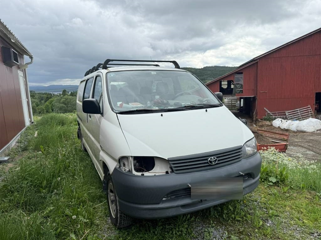 Toyota Hiace 4x4 - Small van: picture 2 Toyota Hiace 4x4 - Small van: picture 2