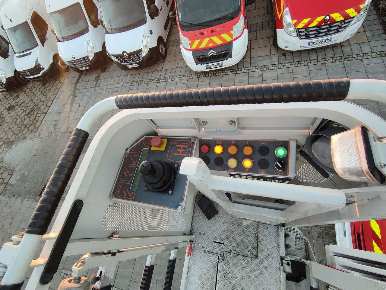 Fire truck Iveco EuroCargo 130 130E24 Drabina 30m Camiva Epas 30 Wóz strażacki: picture 27