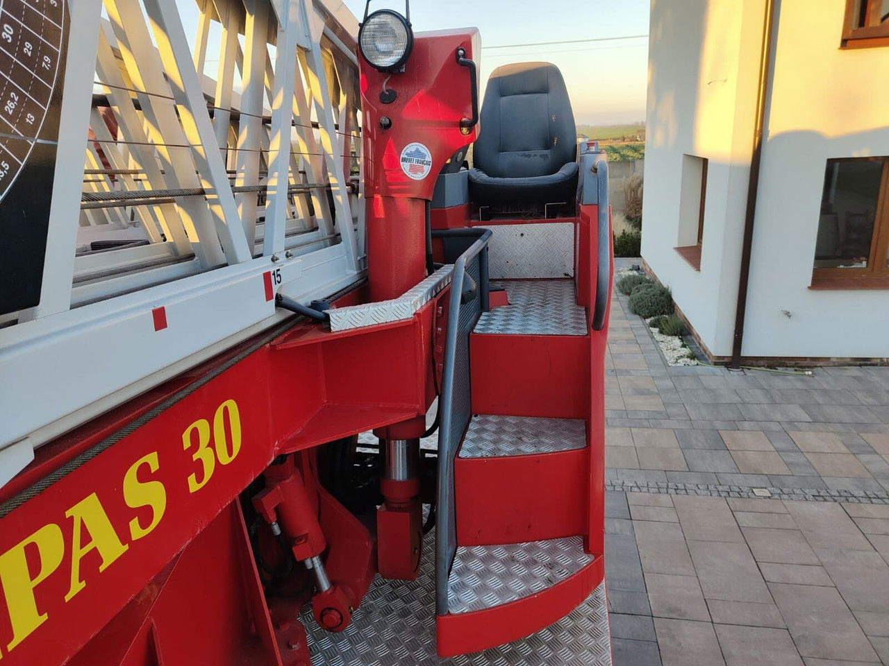 Fire truck Iveco EuroCargo 130 130E24 Drabina 30m Camiva Epas 30 Wóz strażacki: picture 25