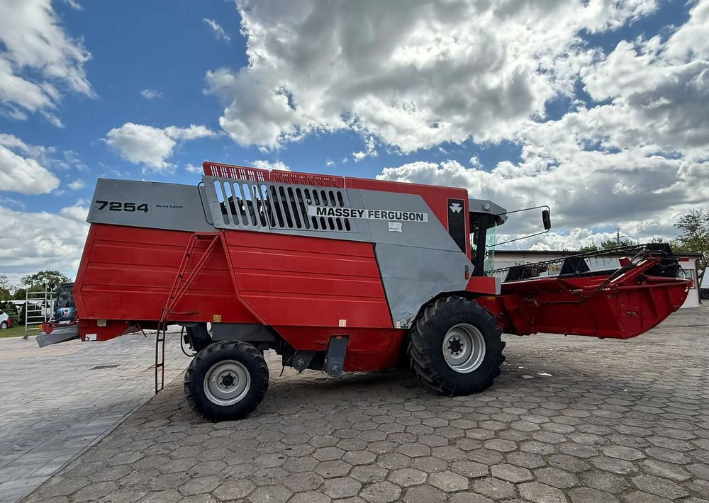 Massey Ferguson 7254 - Combine harvester: picture 4 Massey Ferguson 7254 - Combine harvester: picture 4