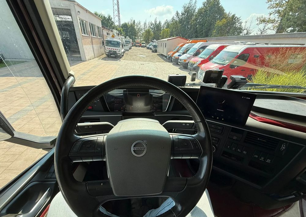 Leasing of  Volvo FH 500 Volvo FH 500: picture 9 Leasing of  Volvo FH 500 Volvo FH 500: picture 9