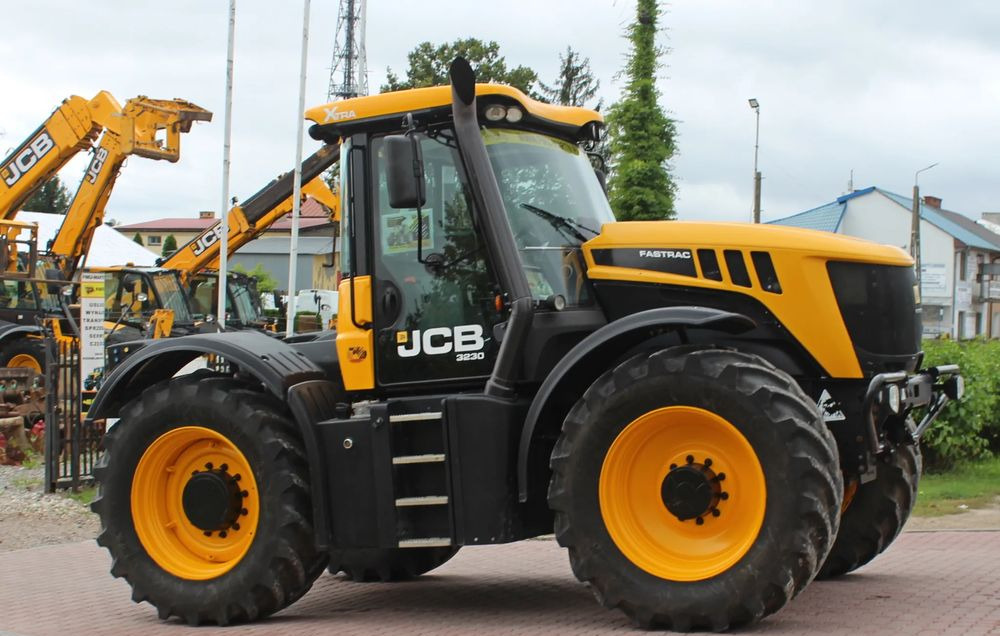 JCB Fastrac 3230 Xtra - Farm tractor: picture 3 JCB Fastrac 3230 Xtra - Farm tractor: picture 3