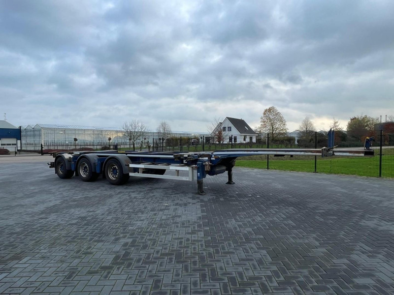 Renders ROC 16.27 CC X-STEERING, ALLE AANSLUITINGEN, APK. - Container transporter/ Swap body semi-trailer: picture 1 Renders ROC 16.27 CC X-STEERING, ALLE AANSLUITINGEN, APK. - Container transporter/ Swap body semi-trailer: picture 1