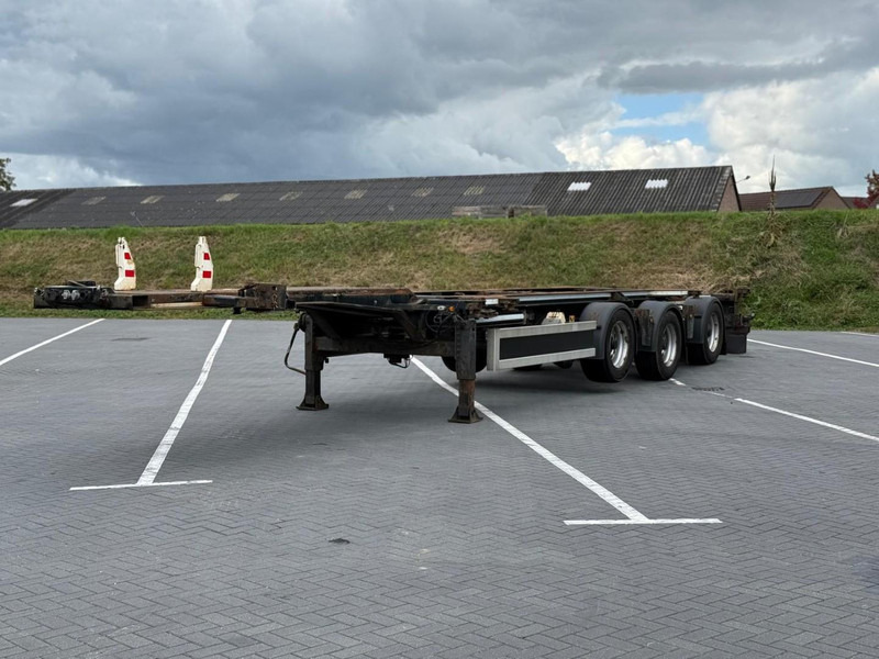 Renders ROC 18.27 SCHUIFTAFEL, DUBBEL GESTUURD, LIFTAS, LZV GEKEURD. - Container transporter/ Swap body semi-trailer: picture 1 Renders ROC 18.27 SCHUIFTAFEL, DUBBEL GESTUURD, LIFTAS, LZV GEKEURD. - Container transporter/ Swap body semi-trailer: picture 1