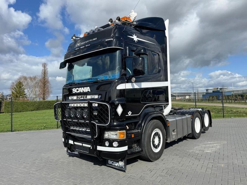 Scania R580 V8 SHOWTRUCK, MANUAL, RETARDER, BOOGIE. - Tractor unit: picture 3 Scania R580 V8 SHOWTRUCK, MANUAL, RETARDER, BOOGIE. - Tractor unit: picture 3