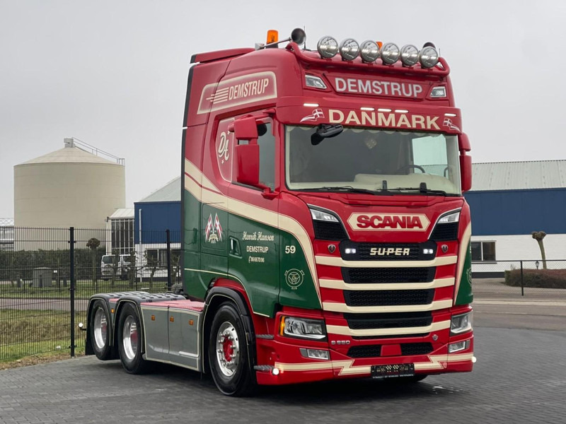 Scania S 650 SHOW TRUCK, FULL AIR, MOTOR BRAKE, PTO/HYDRAULIC. - Tractor unit: picture 1 Scania S 650 SHOW TRUCK, FULL AIR, MOTOR BRAKE, PTO/HYDRAULIC. - Tractor unit: picture 1