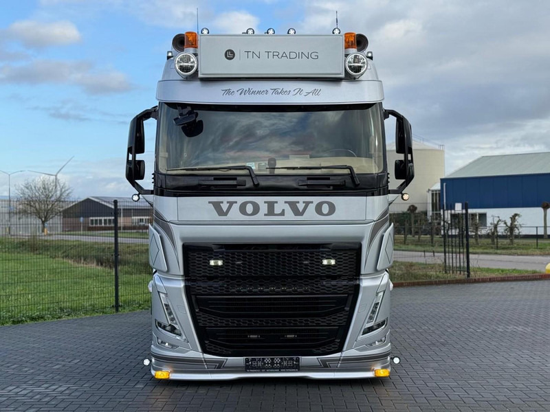 Volvo FH 13.460 SHOW, FULL AIR, ALCOA, INTERIOR, LIKE NEW, TOP. - Tractor unit: picture 3 Volvo FH 13.460 SHOW, FULL AIR, ALCOA, INTERIOR, LIKE NEW, TOP. - Tractor unit: picture 3