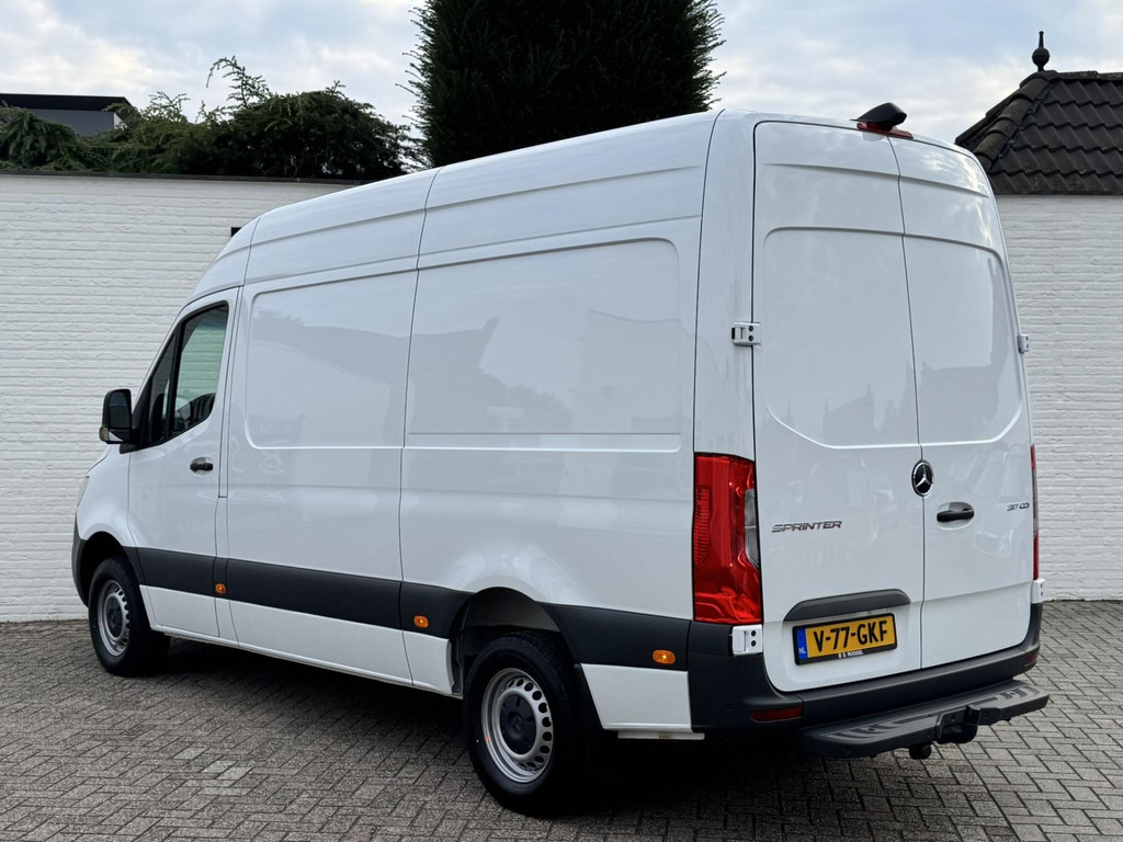 Mercedes-Benz Sprinter-317 1.9 CDI L2 9G laadruimte bekleed Leder Camera Clima M-bux media systeem DAB - Panel van: picture 4 Mercedes-Benz Sprinter-317 1.9 CDI L2 9G laadruimte bekleed Leder Camera Clima M-bux media systeem DAB - Panel van: picture 4