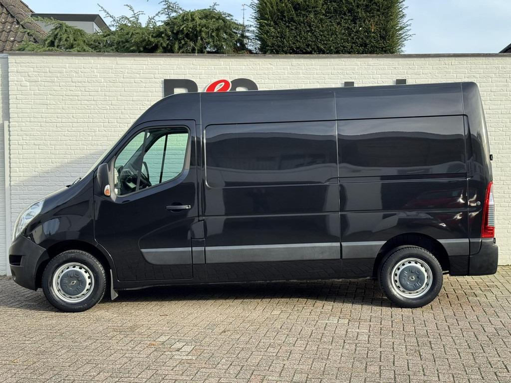 Renault Master-T35 2.3 dCi L2H2 Camera Trekhaak Navigatie Airco Cruise Bluetooth - Panel van: picture 4 Renault Master-T35 2.3 dCi L2H2 Camera Trekhaak Navigatie Airco Cruise Bluetooth - Panel van: picture 4