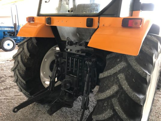 Renault CERES 95 X TRACTEUR + CHARGEUR MX80 - Farm tractor: picture 3 Renault CERES 95 X TRACTEUR + CHARGEUR MX80 - Farm tractor: picture 3