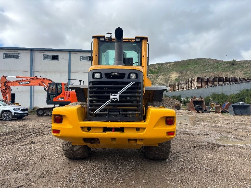 Volvo L 90 F - Wheel loader: picture 4 Volvo L 90 F - Wheel loader: picture 4
