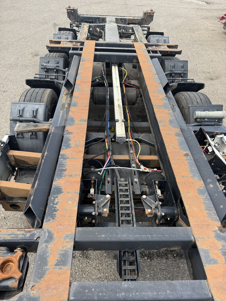Container transporter/ Swap body semi-trailer for transportation of containers Krone: picture 9