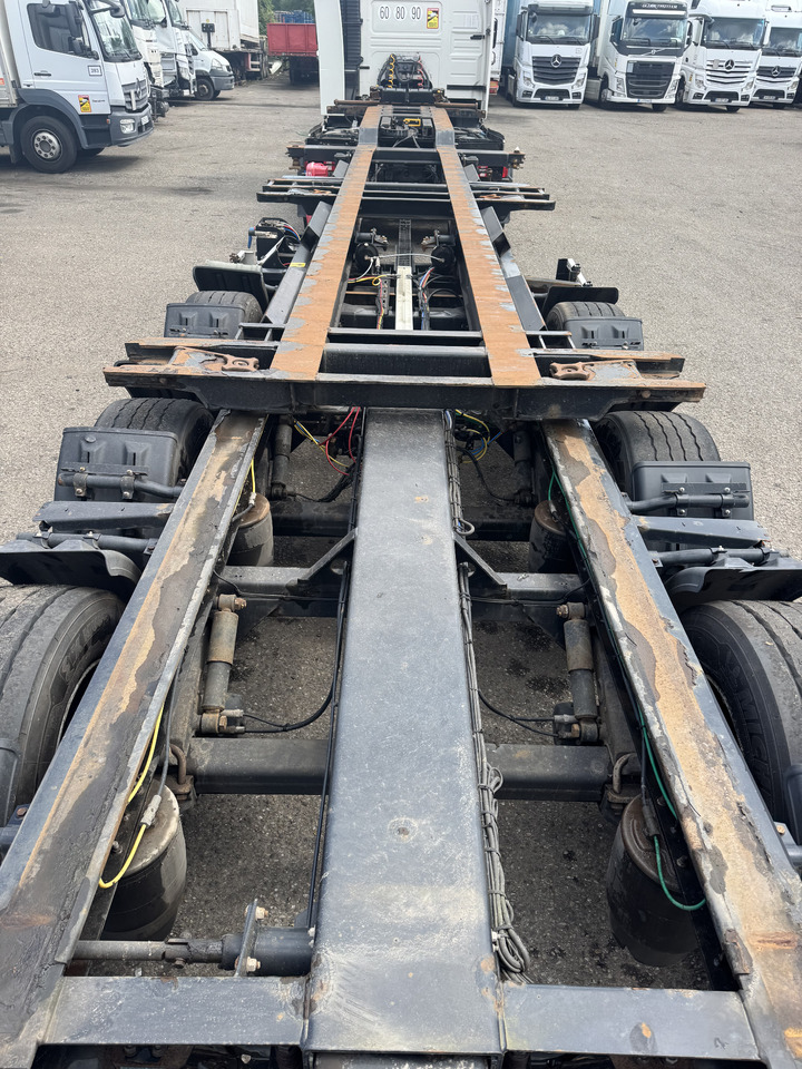 Container transporter/ Swap body semi-trailer for transportation of containers Krone: picture 12