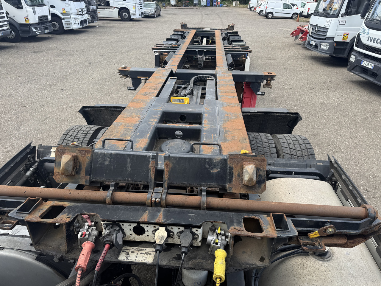 Container transporter/ Swap body semi-trailer for transportation of containers Krone: picture 11