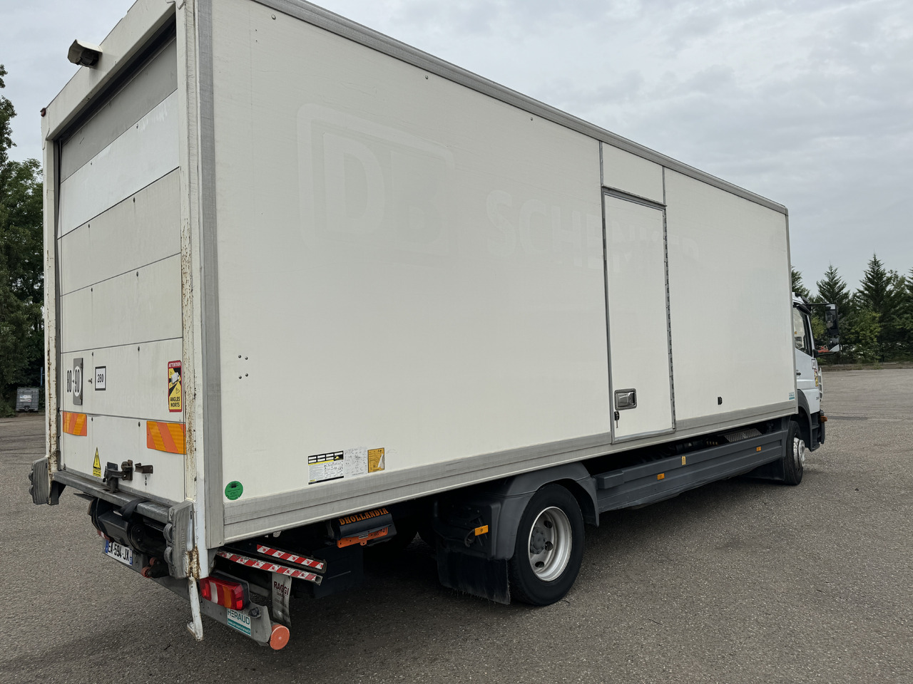 MERCEDES-BENZ ATEGO 1218 - Box truck: picture 3 MERCEDES-BENZ ATEGO 1218 - Box truck: picture 3