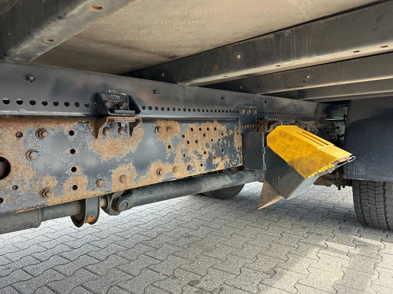 Box truck Iveco EuroCargo 180 Closed Box Saxas 12T / Lift / Euro 5 / Smart Tacho: picture 12
