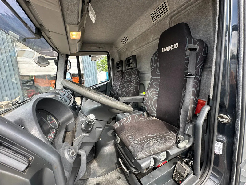 Box truck Iveco EuroCargo 180 Closed Box Saxas 12T / Lift / Euro 5 / Smart Tacho: picture 17