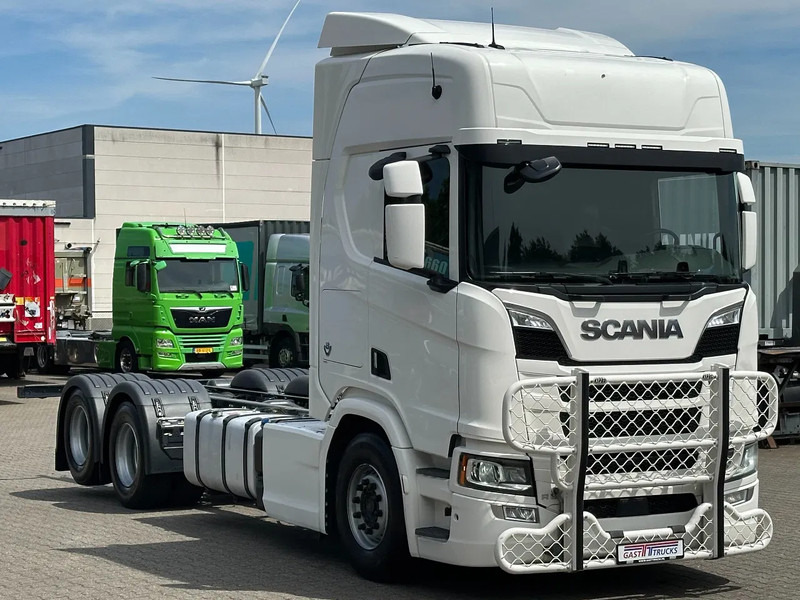Scania R660 V8 6x4 Chassis with Lift-Axle / Retarder / Wb 4.75 / Full Air / 2 Tank - Cab chassis truck: picture 2 Scania R660 V8 6x4 Chassis with Lift-Axle / Retarder / Wb 4.75 / Full Air / 2 Tank - Cab chassis truck: picture 2