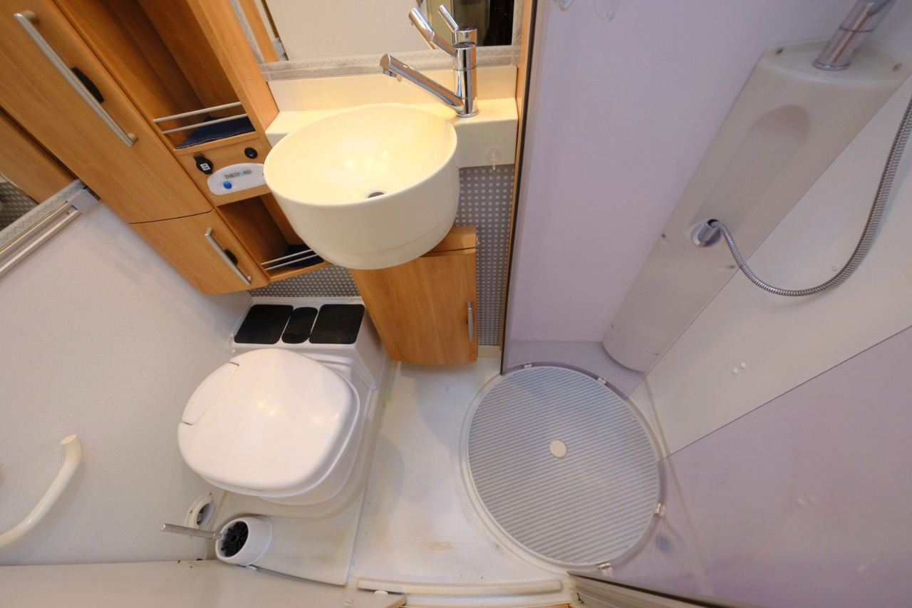 Integrated motorhome HYMER / ERIBA / HYMERCAR B 544/Automatik/Hubbett/Klima/Markise/DPF/Solar: picture 19
