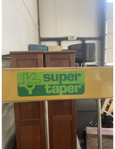 Floraco Dozensluitmachine / Karton taper / Verpakkingsmachine - Packaging machinery: picture 4 Floraco Dozensluitmachine / Karton taper / Verpakkingsmachine - Packaging machinery: picture 4