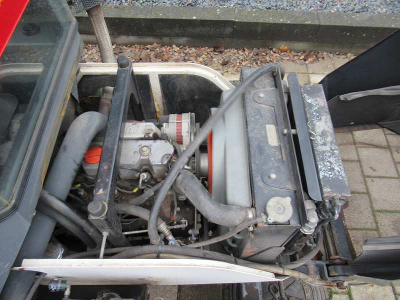 Road sweeper LM TRAC 286 Werktuigdrager ( zonder Borstel arm ): picture 11