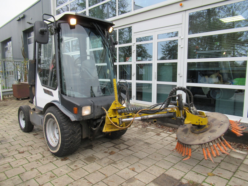 Road sweeper LM TRAC 286 Werktuigdrager ( zonder Borstel arm ): picture 7