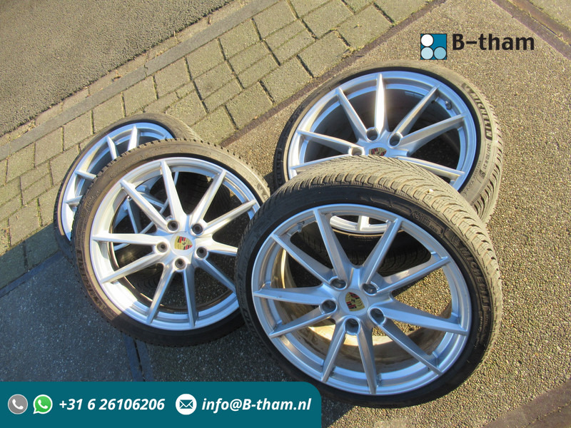 Porsche 911 992 20-/21 Carrera S Winterbanden Set Wielen - Wheel and tire package for Car: picture 1 Porsche 911 992 20-/21 Carrera S Winterbanden Set Wielen - Wheel and tire package for Car: picture 1