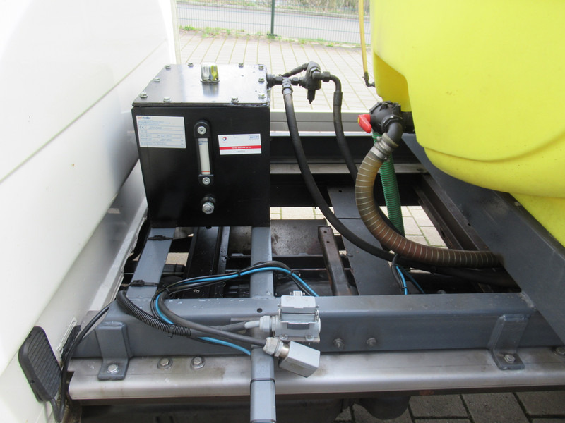 Flatbed van Volkswagen Crafter 35 2.5TDI 100KW EPOKE VIRTUS Natzout Strooier: picture 8