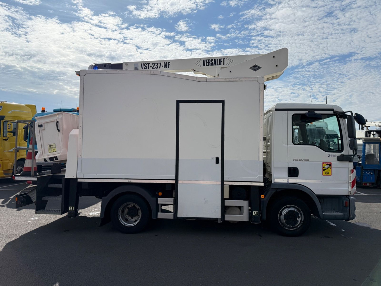 MAN TGL 12.180 Versalift/15m/orig.km/Top - Truck mounted aerial platform: picture 3 MAN TGL 12.180 Versalift/15m/orig.km/Top - Truck mounted aerial platform: picture 3