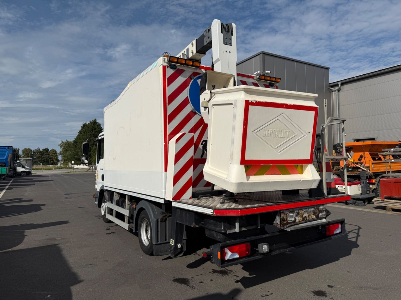 MAN TGL 12.180 Versalift/15m/orig.km/Top - Truck mounted aerial platform: picture 5 MAN TGL 12.180 Versalift/15m/orig.km/Top - Truck mounted aerial platform: picture 5