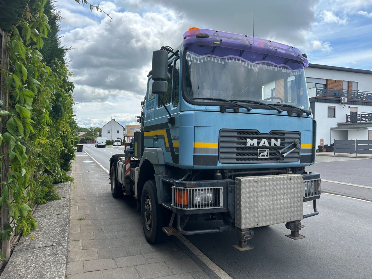 MAN F2000/19.464/4x4/defect crane/AHK - Tractor unit: picture 3 MAN F2000/19.464/4x4/defect crane/AHK - Tractor unit: picture 3