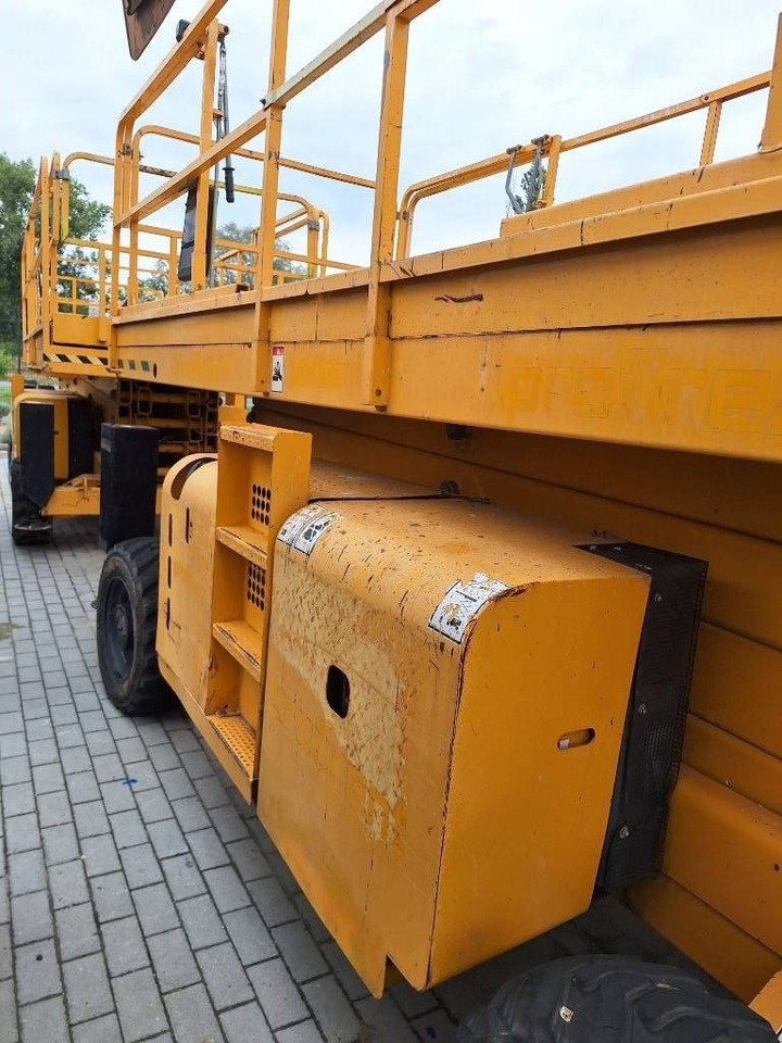 Haulotte H 15 SXL  - Scissor lift: picture 5 Haulotte H 15 SXL  - Scissor lift: picture 5