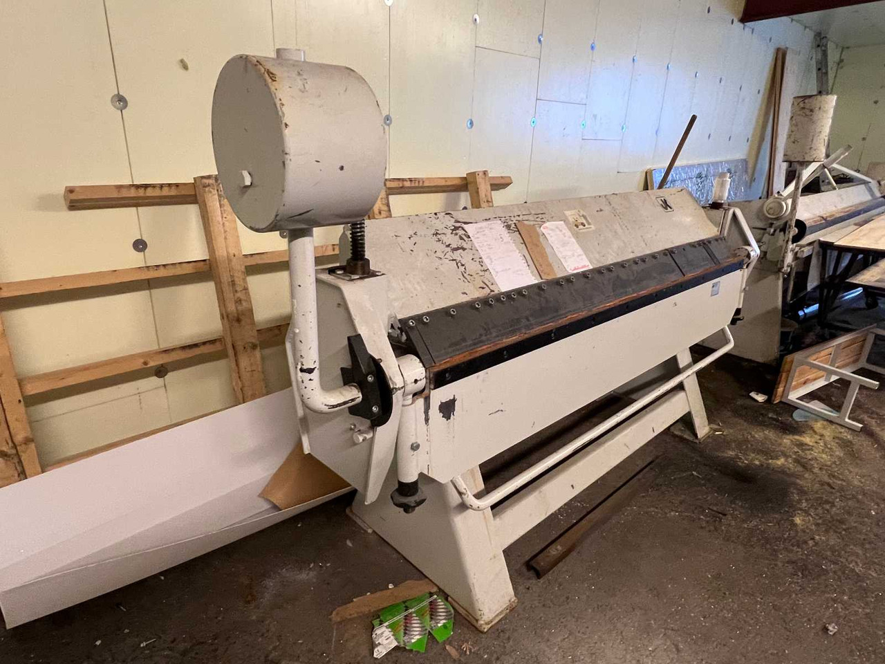 Sheet metal bending machine JK-Kone LK 2.0 - 2050 - Metalworking machinery: picture 2 Sheet metal bending machine JK-Kone LK 2.0 - 2050 - Metalworking machinery: picture 2