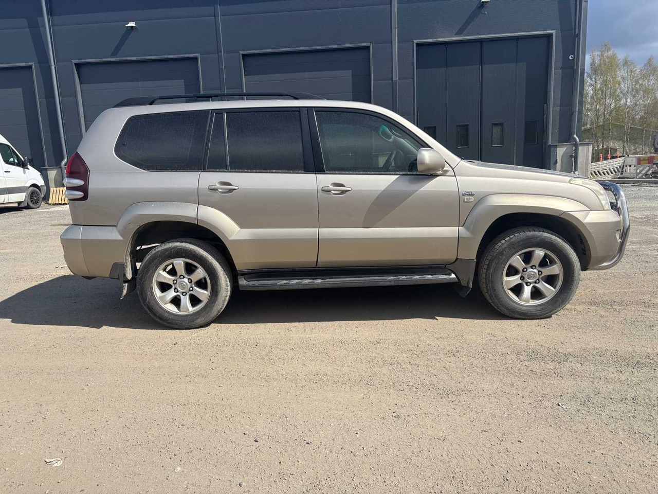 Toyota Land Cruiser 3.0 - Car: picture 4 Toyota Land Cruiser 3.0 - Car: picture 4