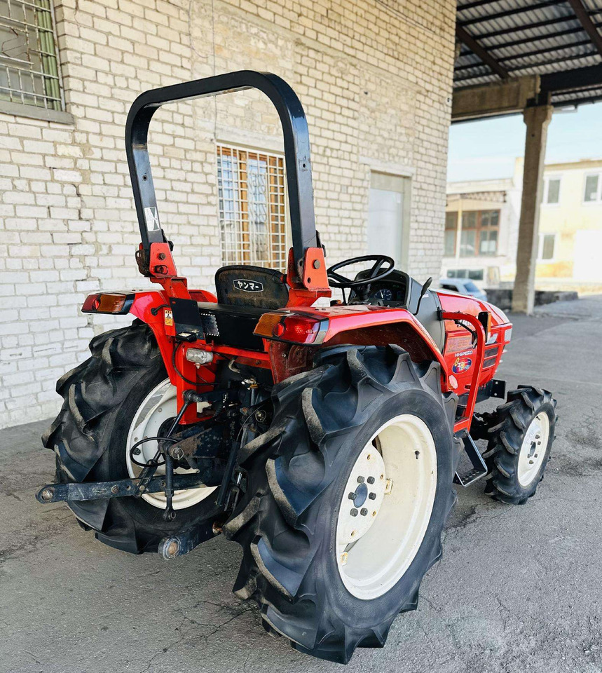 Yanmar AF330 - Farm tractor: picture 3 Yanmar AF330 - Farm tractor: picture 3