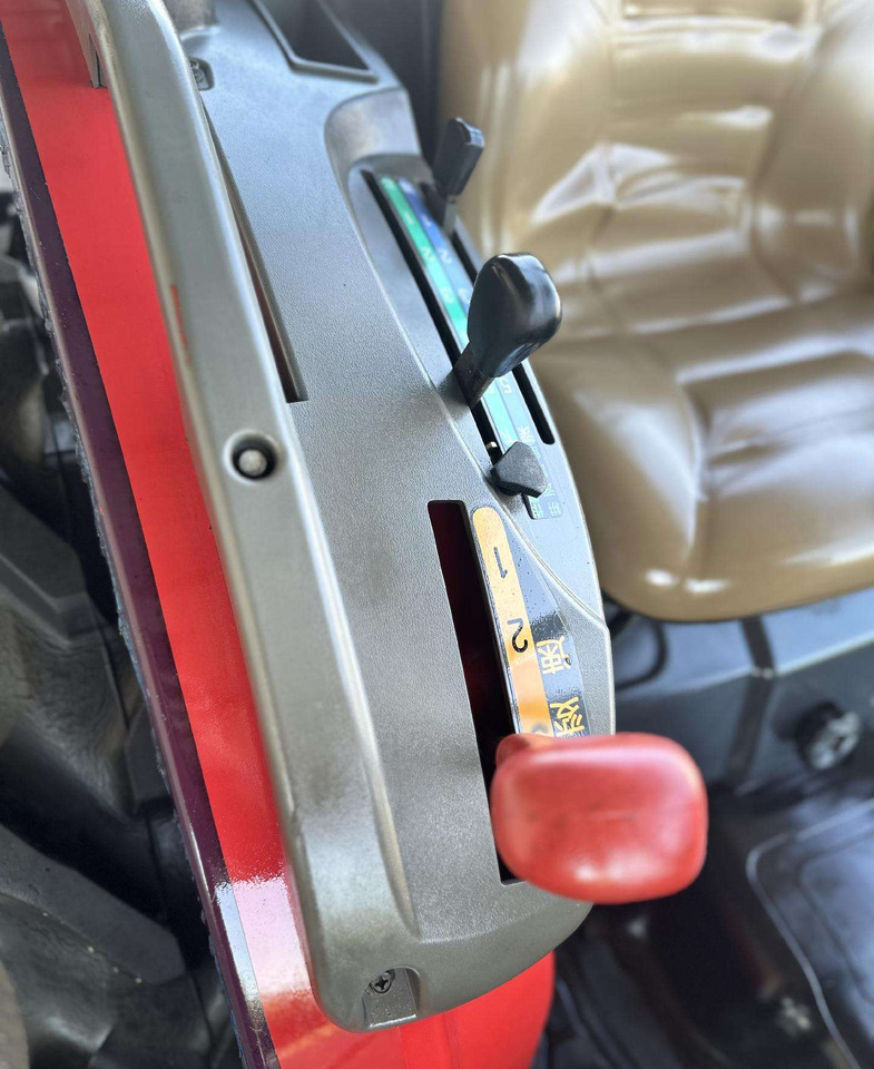 Yanmar EF222 - Farm tractor: picture 3 Yanmar EF222 - Farm tractor: picture 3