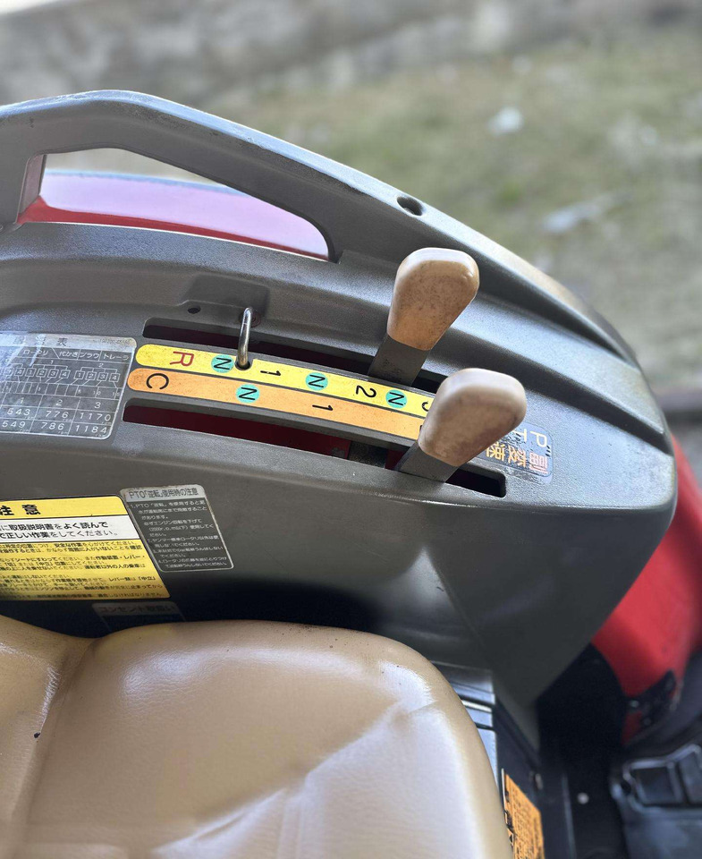 Yanmar EF222 - Farm tractor: picture 4 Yanmar EF222 - Farm tractor: picture 4