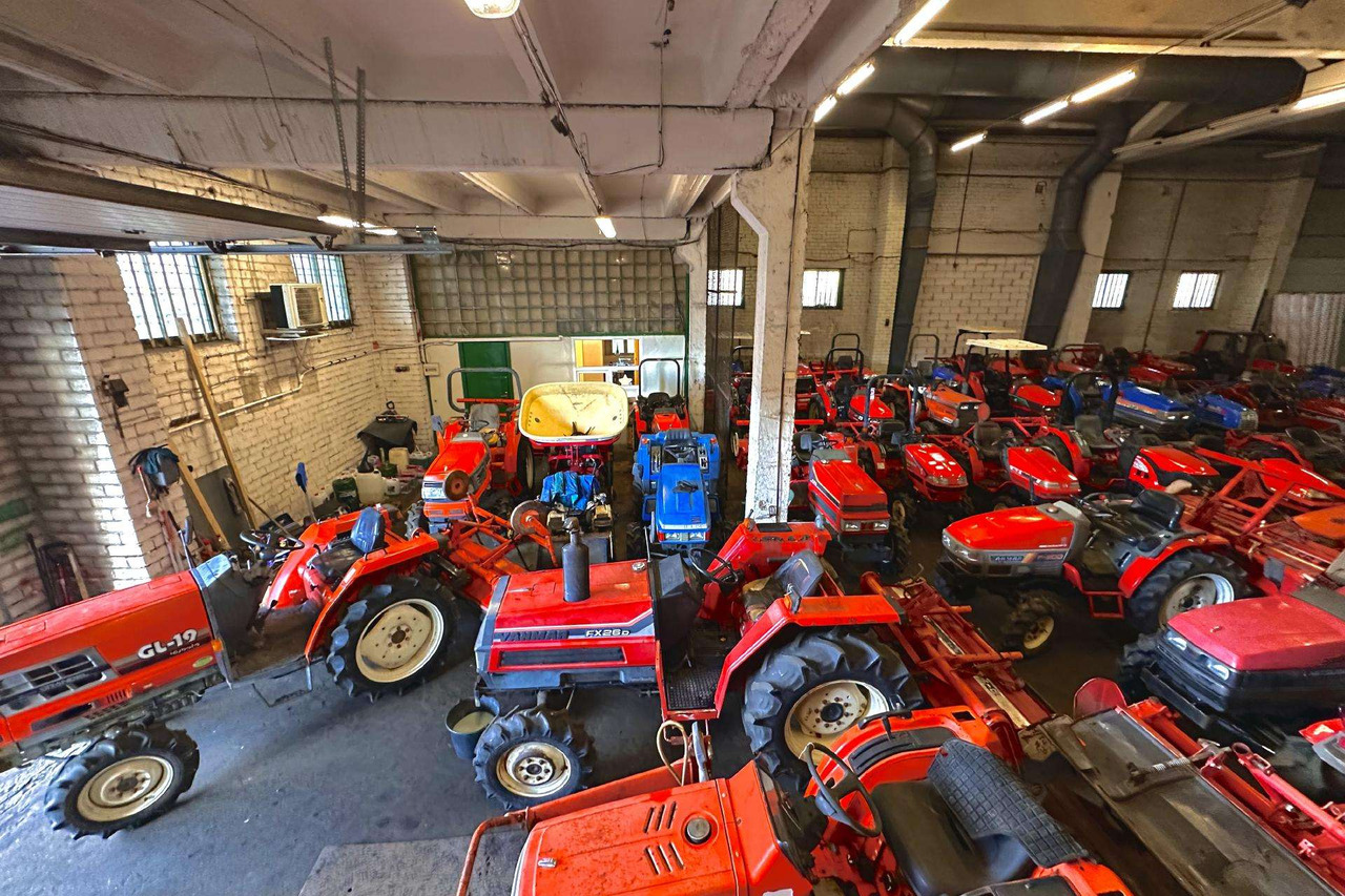 Yanmar F180 - Farm tractor: picture 3 Yanmar F180 - Farm tractor: picture 3