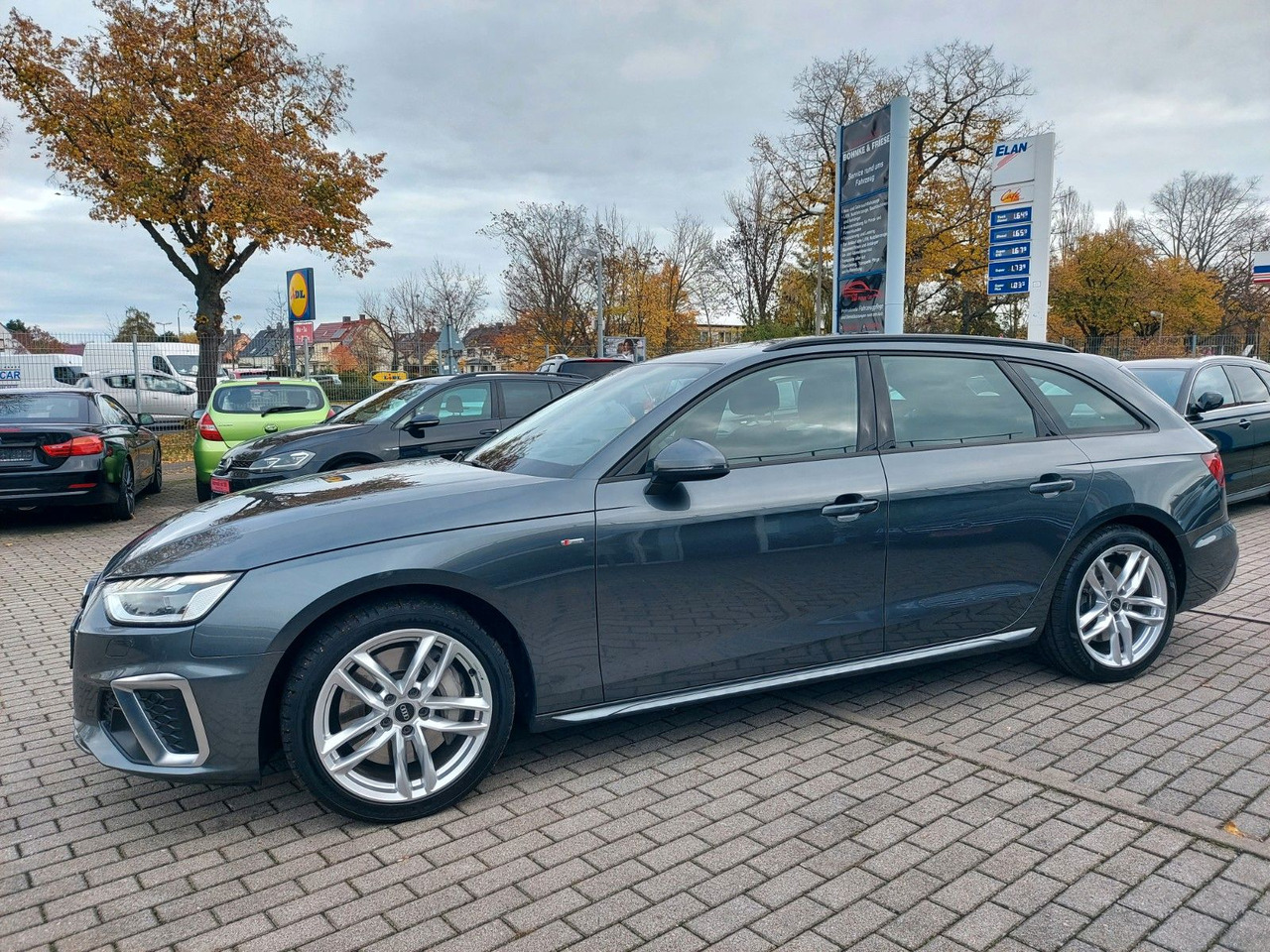 Audi A4 Avant 50 TDI Quattro S-Line Pano ACC Radar - Station wagon: picture 5 Audi A4 Avant 50 TDI Quattro S-Line Pano ACC Radar - Station wagon: picture 5