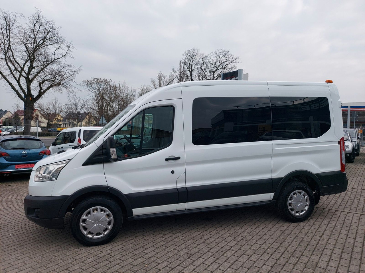 New Passenger van Ford Transit Kombi 330 L2 Trend 9 Sitze Klima Sitzhei: picture 11