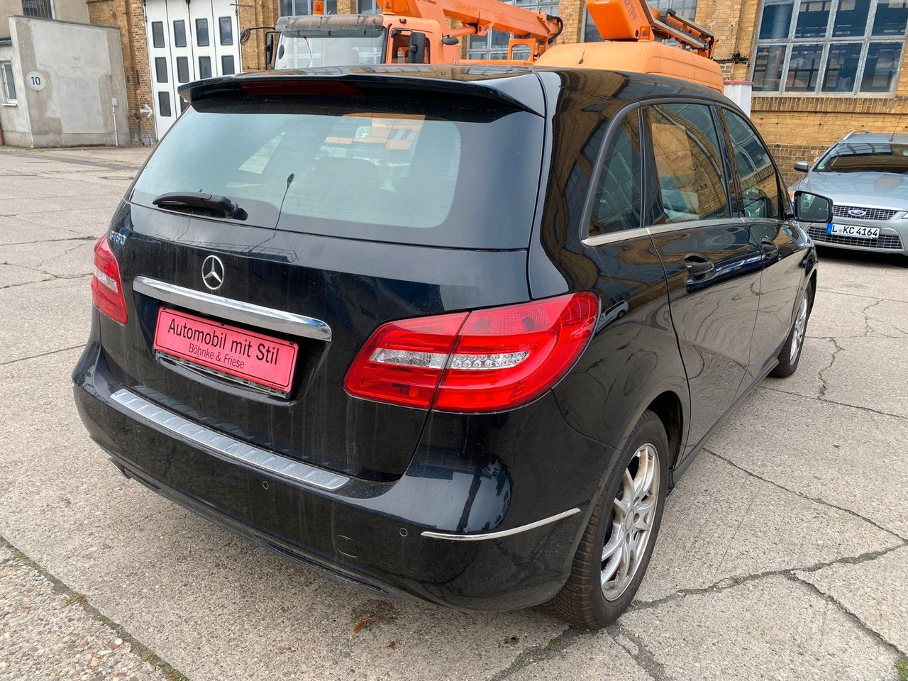 Mercedes-Benz B 180 B -Klasse B 180 Autom. Xenon Navi - Sedan: picture 5 Mercedes-Benz B 180 B -Klasse B 180 Autom. Xenon Navi - Sedan: picture 5